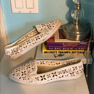 Michael Kors Olive in white